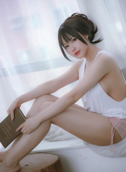 欧美风性感v领连衣裙_HD完整视频观看