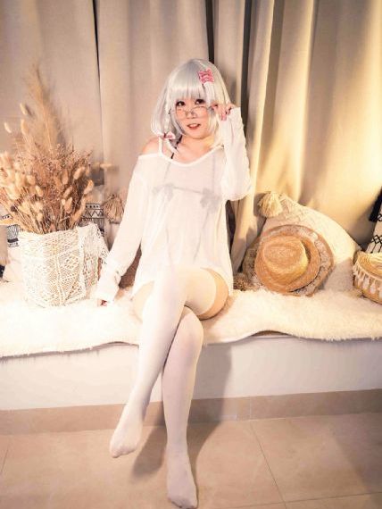欧美人人澡人人尤物人人妻_十万网红美女美酱
