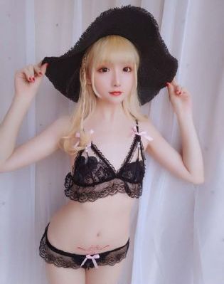 欧美街头走光图集锦_1080P在线播放观看