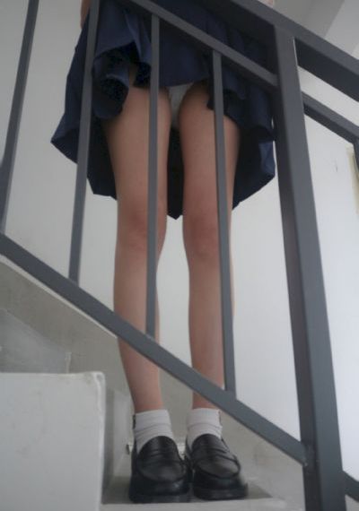 人妻在厨房被色诱中文字幕_1080在线视频播放