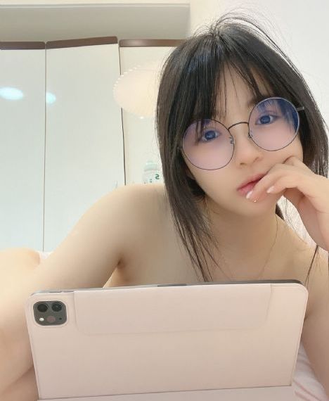 日韩风俗媚娘乳_日韩手机在线观看